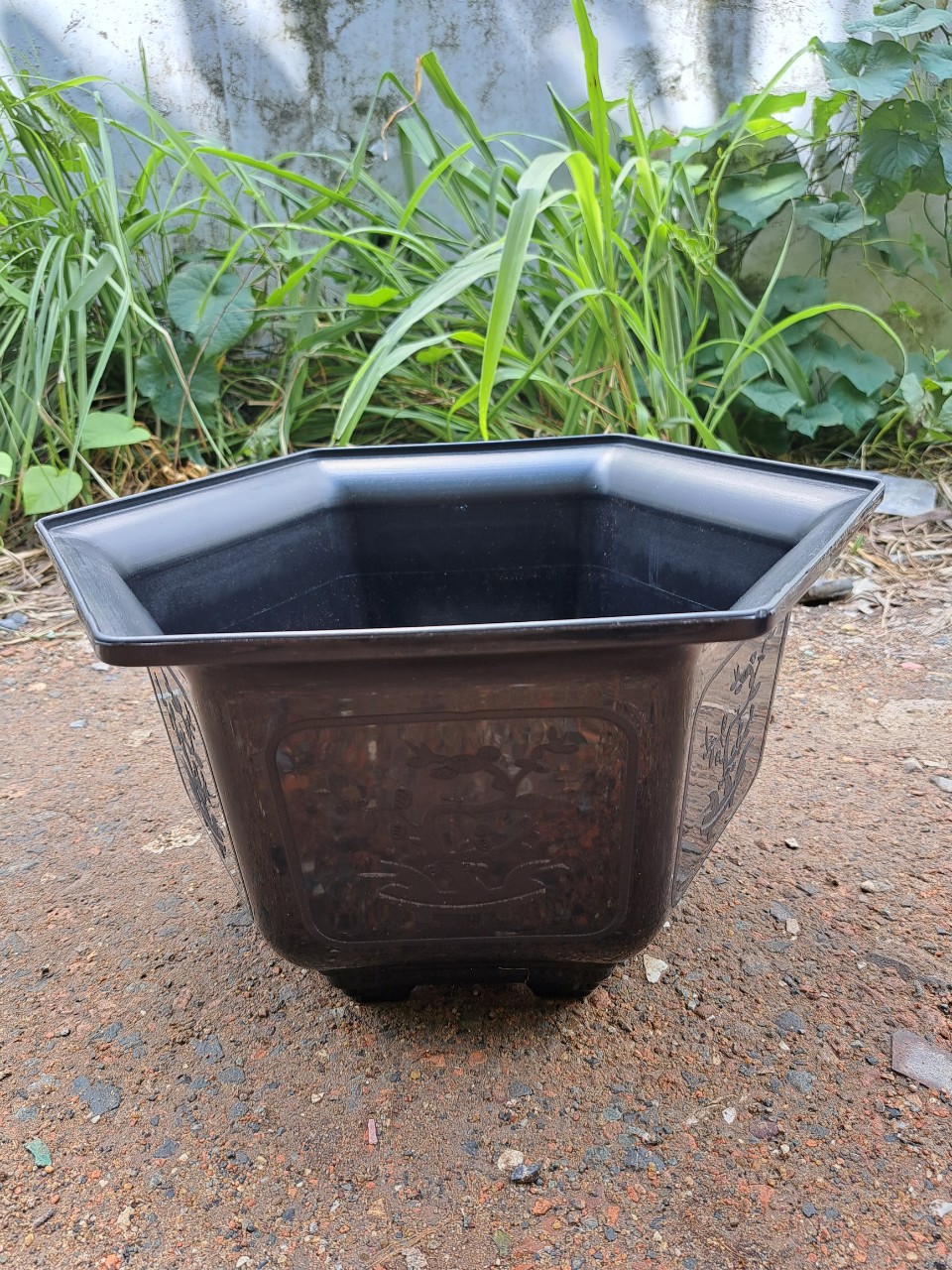 Chậu lục giác mai 360 đen